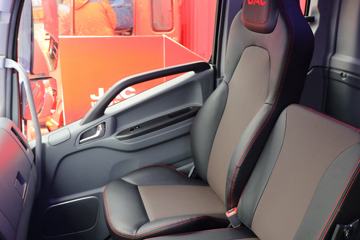 ���� �����A6LII�п� 220���� 4X2 7.8����ʽ�ػ���(����)(HFC5181XXYP3K2A57KS)ͼƬ