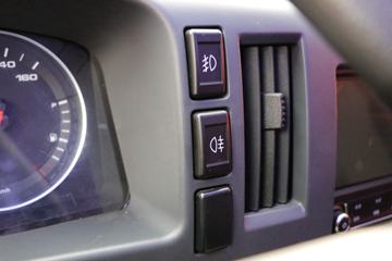 ���� �����A6LII�п� 220���� 4X2 7.8����ʽ�ػ���(����)(HFC5181XXYP3K2A57KS)ͼƬ