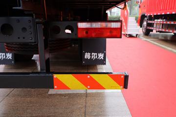 ���� �����A6LII�п� 220���� 4X2 7.8����ʽ�ػ���(����)(HFC5181XXYP3K2A57KS)ͼƬ