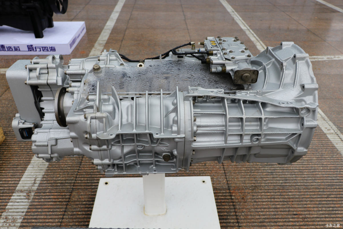 采埃孚ZF16S221DD 16挡 手动挡变速箱
