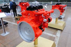 B4.0L系列&nbsp;发动机外观                                                图片