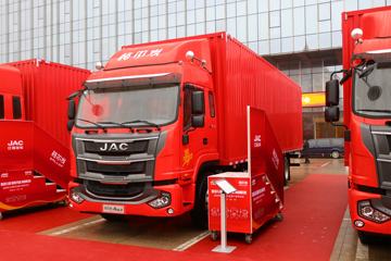 江淮 格尔发A6LII中卡 240马力 4X2 9.61米厢式载货车(8挡)(HFC5181XXYP3K2A70S2V)