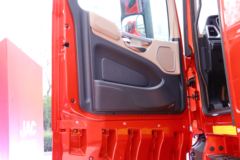 江淮 格尔发K7重卡 490马力 6X2R AMT自动挡牵引车(HFC4252P1K7D33KS)