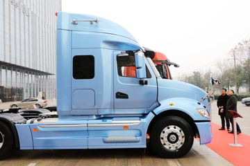 ���� �����V7�ؿ� 560���� 6X4 AMT�Զ�����ͷǣ����(����b)(HFC4253C1K7E45KS)ͼƬ