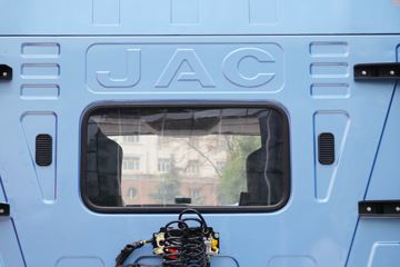 ���� �����V7�ؿ� 560���� 6X4 AMT�Զ�����ͷǣ����(����b)(HFC4253C1K7E45KS)ͼƬ