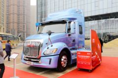 江淮 格尔发V7重卡 560马力 6X4 AMT自动挡长头牵引车(国六b)(HFC4253C1K7E45KS)