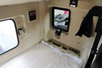 ���� �����V7�ؿ� 560���� 6X4 AMT�Զ�����ͷǣ����(����b)(HFC4253C1K7E45KS)ͼƬ