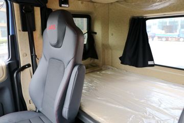 ���� �����V7�ؿ� 560���� 6X4 AMT�Զ�����ͷǣ����(����b)(HFC4253C1K7E45KS)ͼƬ