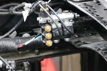 ���� �����V7�ؿ� 560���� 6X4 AMT�Զ�����ͷǣ����(����b)(HFC4253C1K7E45KS)ͼƬ