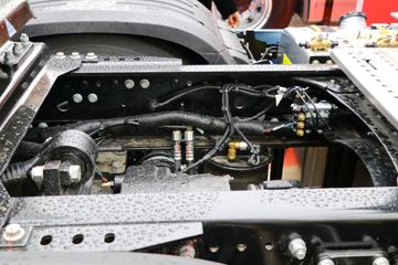 ���� �����V7�ؿ� 560���� 6X4 AMT�Զ�����ͷǣ����(����b)(HFC4253C1K7E45KS)ͼƬ