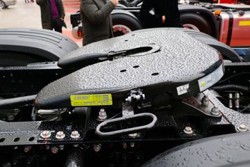 ���� �����V7�ؿ� 560���� 6X4 AMT�Զ�����ͷǣ����(����b)(HFC4253C1K7E45KS)ͼƬ