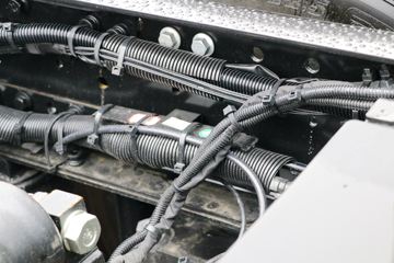 ���� �����V7�ؿ� 560���� 6X4 AMT�Զ�����ͷǣ����(����b)(HFC4253C1K7E45KS)ͼƬ