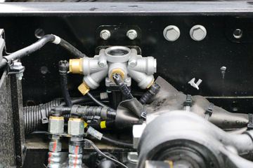 ���� �����V7�ؿ� 560���� 6X4 AMT�Զ�����ͷǣ����(����b)(HFC4253C1K7E45KS)ͼƬ