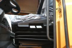 华菱 汉马H7重卡 430马力 6X4 LNG危险品牵引车(国六)(HN4255NGH43C8M6)