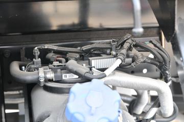 ���� ����E3 102���� 3.7�׵��������ῨͼƬ