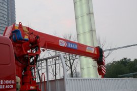 华菱M5&nbsp;随车吊上装图片