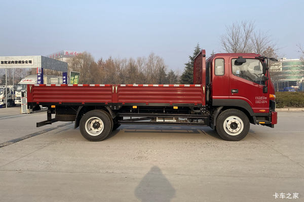 江淮骏铃V8载货汽车,大马力,大吨位,载货无忧
