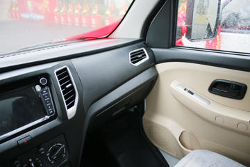 ������Խ��X3 3.5T 3.19�׵��Ŵ��綯��ʽ΢��53kWhͼƬ