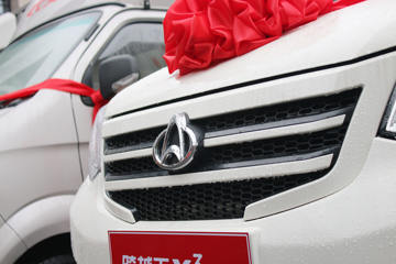 ������Խ��X3 3.5T 3.19�׵��Ŵ��綯��ʽ΢��53kWhͼƬ