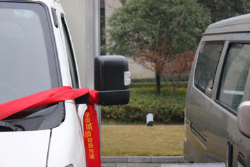 ������Խ��X3 3.5T 3.19�׵��Ŵ��綯��ʽ΢��53kWhͼƬ