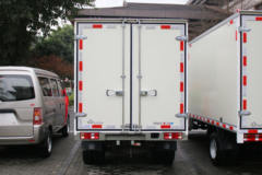 长安跨越王X3 3.5T 3.19米单排纯电动厢式微卡53kWh