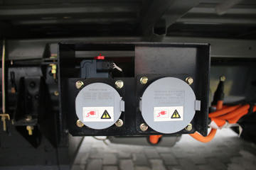 ������Խ��X3 3.5T 3.19�׵��Ŵ��綯��ʽ΢��53kWhͼƬ