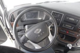 汉马H9&nbsp;随车吊驾驶室图片