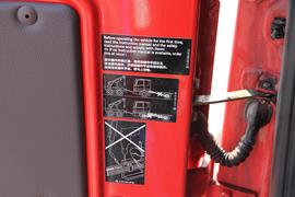 奔驰Zetros&nbsp;载货车驾驶室                                               图片