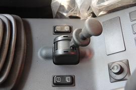 奔驰Zetros&nbsp;载货车驾驶室                                               图片