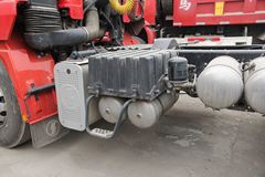 陕汽 德龙M3000重卡 340马力 6X4 牵引车(SX4255NT324)