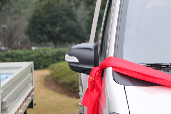 优惠 0.3万 广州长跨新豹3载货车促销中