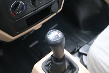 ������Խ �±�3 ��׼�� 1.5L ���� 112���� 2.85�׵�������΢��(����)ͼƬ