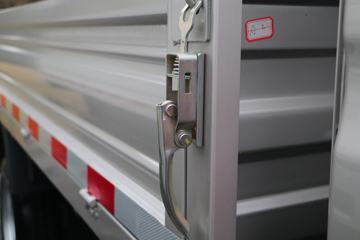 ������Խ �±�3 ��׼�� 1.5L ���� 112���� 2.85�׵�������΢��(����)ͼƬ