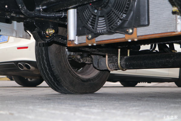 降价促销 跨越者D5载货车 仅售6.52万元