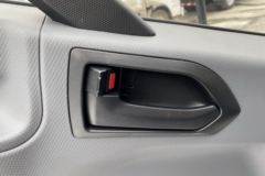 骐铃汽车 H300 116马力 4.08米单排厢式轻卡(JML5042XXYCD5)