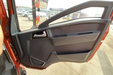 �й�����HOWO G5X�п� 220���� 4X2 6.75�������ػ���ͼƬ