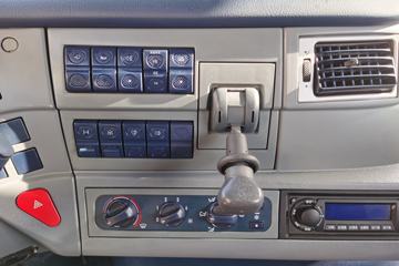 �������� ��ʨC6 215���� 4X2 �̻�������(DX5180GPS)ͼƬ