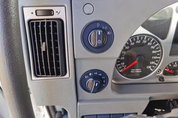 �������� ��ʨC6 215���� 4X2 �̻�������(DX5180GPS)ͼƬ