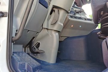 �������� ��ʨC6 215���� 4X2 �̻�������(DX5180GPS)ͼƬ