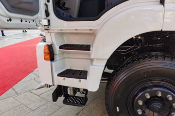 �������� ��ʨC6 215���� 4X2 �̻�������(DX5180GPS)ͼƬ