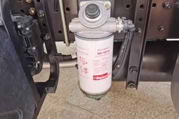 �������� ��ʨC6 215���� 4X2 �̻�������(DX5180GPS)ͼƬ