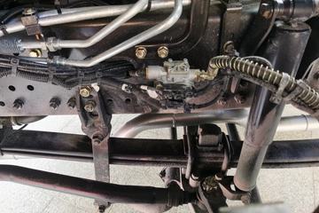 �������� ��ʨC6 215���� 4X2 �̻�������(DX5180GPS)ͼƬ