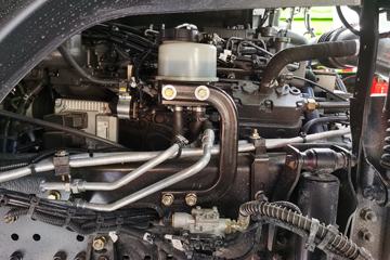 �������� ��ʨC6 215���� 4X2 �̻�������(DX5180GPS)ͼƬ