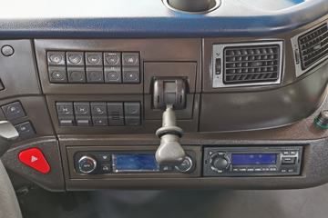 �������� ��ʨC6�ؿ� 380���� 4X2 LNGǣ����(ƽ��)(����)(CQ4187HD10381T)ͼƬ