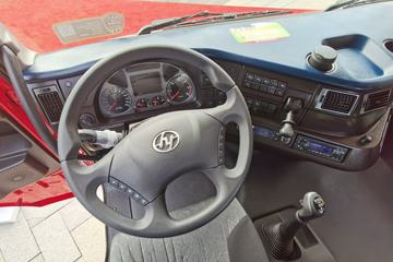 �������� ��ʨC6�ؿ� 380���� 4X2 LNGǣ����(ƽ��)(����)(CQ4187HD10381T)ͼƬ