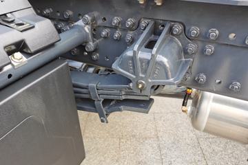 �������� ��ʨC6�ؿ� 380���� 4X2 LNGǣ����(ƽ��)(����)(CQ4187HD10381T)ͼƬ