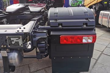 �������� ��ʨC6�ؿ� 380���� 4X2 LNGǣ����(ƽ��)(����)(CQ4187HD10381T)ͼƬ