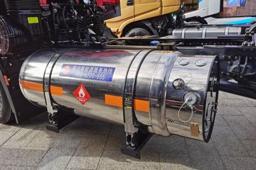 �������� ��ʨC6�ؿ� 380���� 4X2 LNGǣ����(ƽ��)(����)(CQ4187HD10381T)ͼƬ