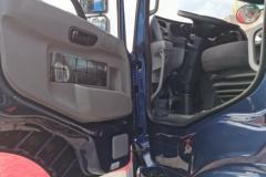 上汽红岩 杰豹 280马力 4X2 9.8米厢式载货车(CQ5186XXYAMDG701)