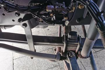 �������� ��ʨC6�ؿ� 380���� 4X2 LNGǣ����(ƽ��)(����)(CQ4187HD10381T)ͼƬ